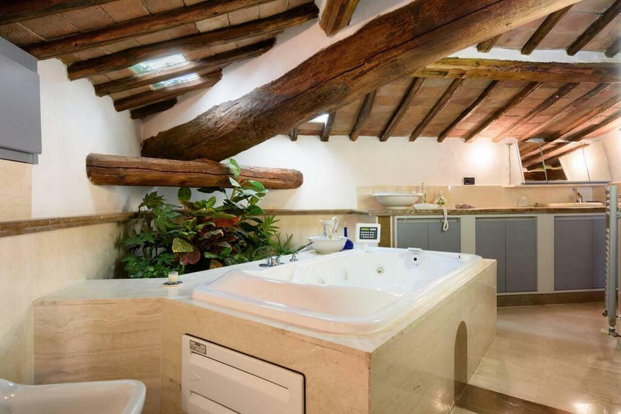 דירות Penthouse In Siena Near Piazza Del Campo מראה חיצוני תמונה